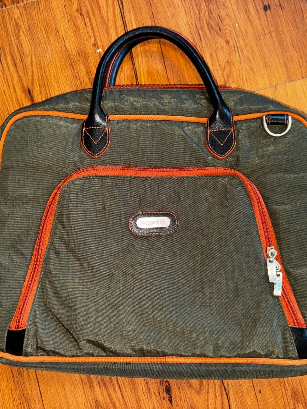 Baggallini computer tote. Like new.
